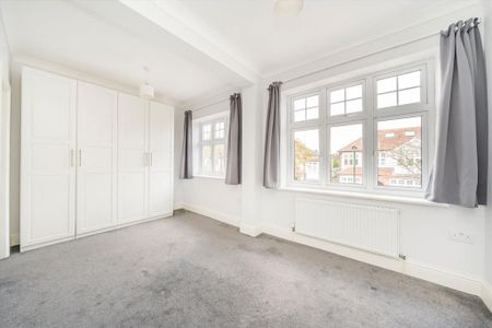 5 bedroom semi-detached house to rent - Photo 4