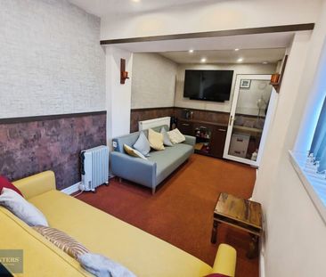 3 bedroom House To Let - Photo 4