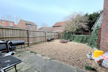 3 bedroom terraced house to rent - Photo 2