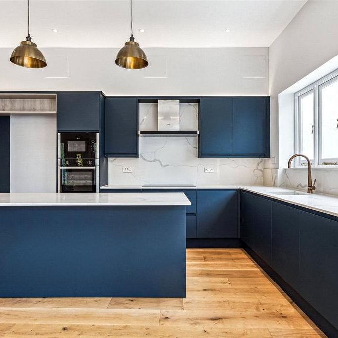5 bedroom end of terrace house to rent - Photo 1