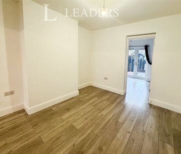 3 bedroom house to rent Tewkesbury Road, Clacton-on-Sea, Essex, CO15 - Photo 5