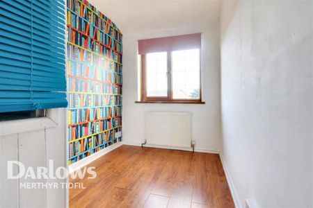 3 bedroom semi-detached house to rent - Photo 4