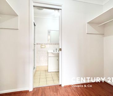 Three Bedroom Two Bathroom Townhouse! - Photo 1