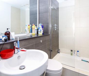 2 bedroom flat to rent - Photo 6