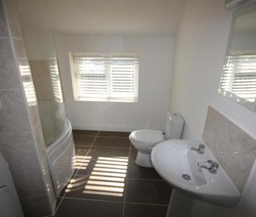 4 bedroom apartment to rent - Photo 6