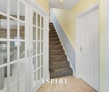 Bramble Tye, Laindon, Basildon, SS15 - Photo 4