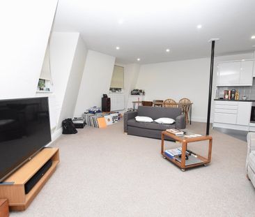 Norwood High Street, London, SE27 - Photo 2