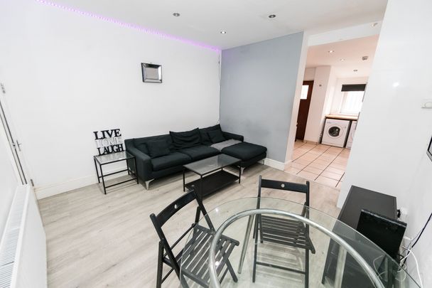 Hartley Grove, Hyde Park, Leeds - Photo 1