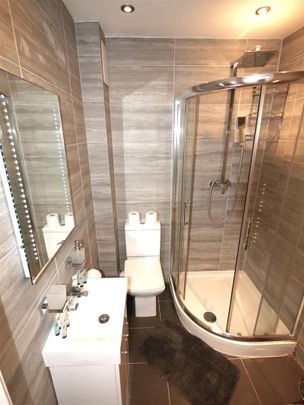 Flat 5, Woodside, Bournemouth BH1 - Photo 1