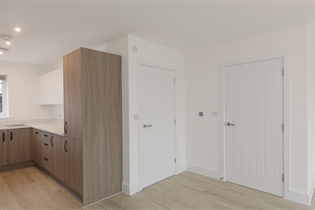 4 bedroom detached house to rent - Photo 2