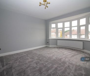 5 bedroom semi-detached house to rent - Photo 3