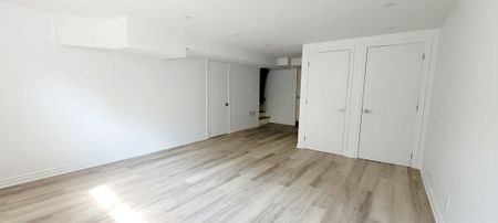 1170 Place d'Aiguillon, H7E 3V1, H7E 3V1, Laval - Photo 4