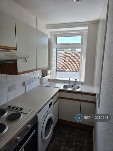 2 bedroom flat to rent - Photo 3