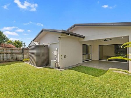 SPACIOUS FAMILY HOME IN SOUGHT AFTER LOCATION! - Photo 3