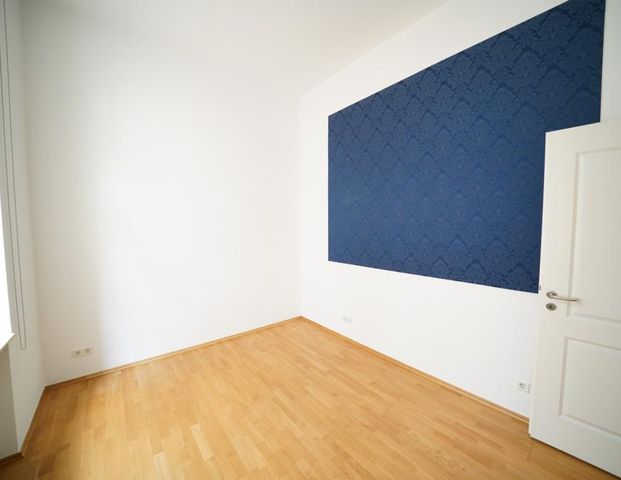 Schicke Altbauwohnung direkt am Park - Photo 1