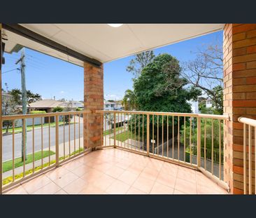 1/35 Huth Street, Labrador, Qld 4215 - Photo 3