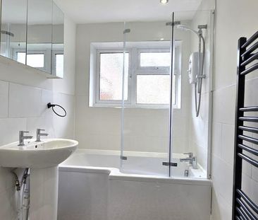 3 bedroom semi-detached house to rent - Photo 3