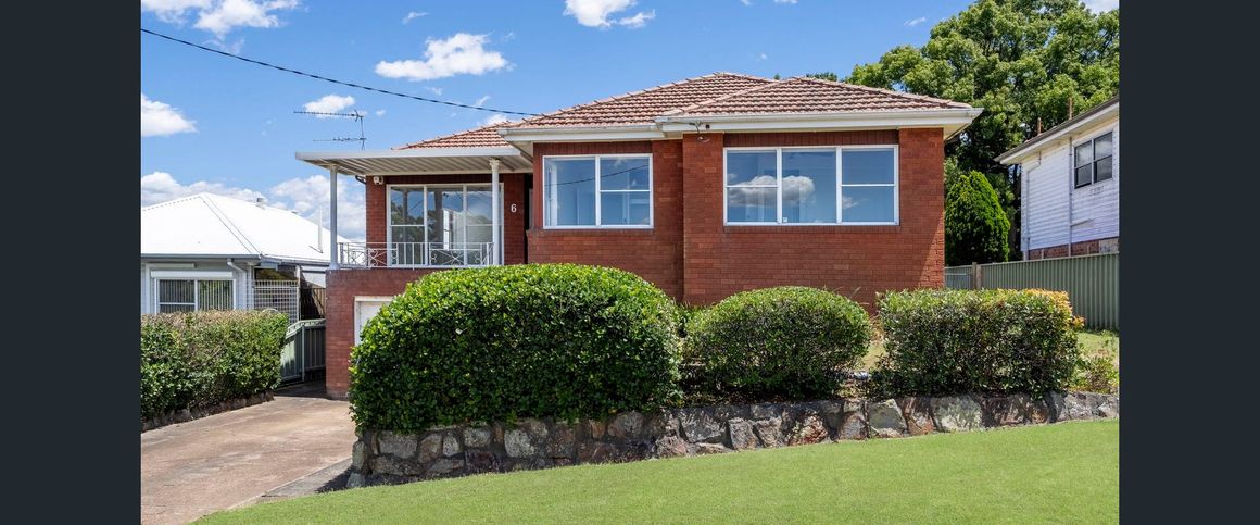 Neat as a Pin - Photo 1