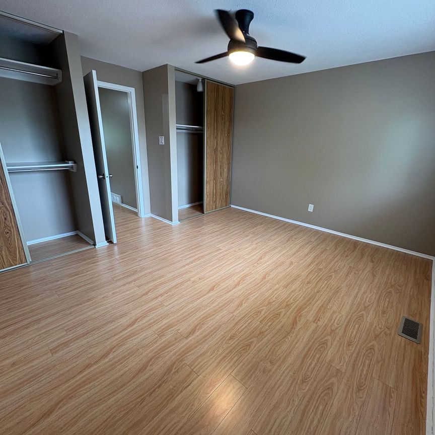For Lease - 104 Valley Stream Drive Unit# 6, South of Baseline to Knoxdale, Ontario - Photo 1