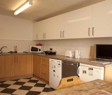 1 bedroom in a house share to rent - Photo 6