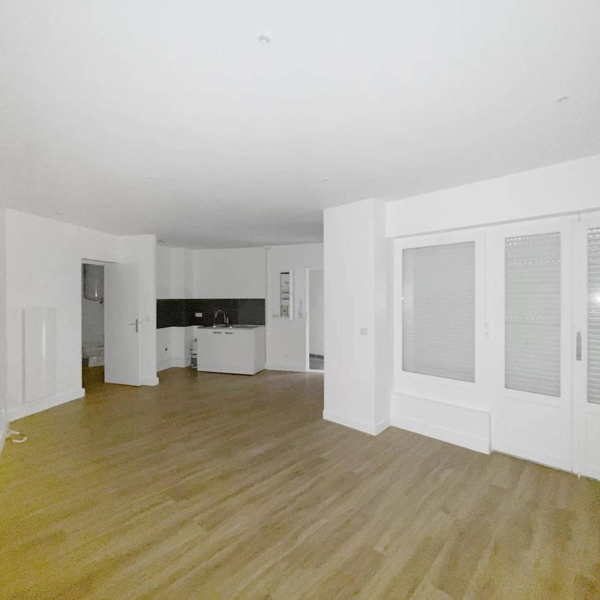 Rental Apartment Paris 9th Faubourg-Montmartre - Photo 2