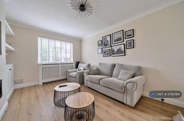 3 bedroom semi-detached house to rent - Photo 1