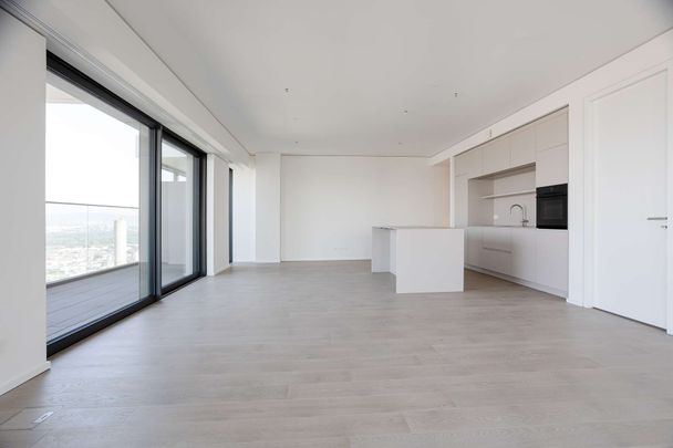 Großzügige 2-Zimmer-Wohnung zwischen Skyline und Taunus - Photo 1