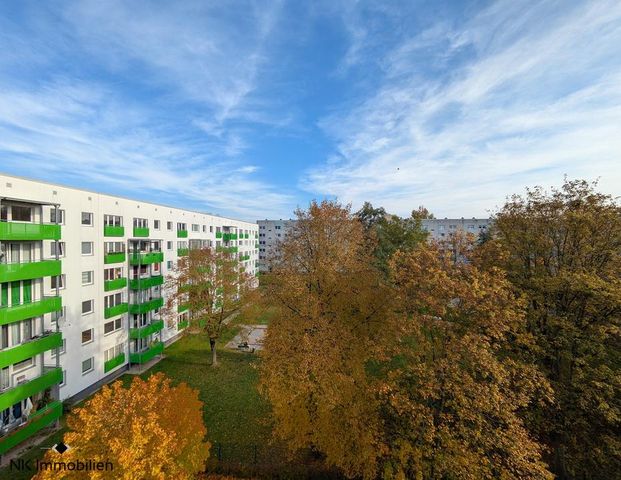 ++ jetzt zuschlagen! schicke 3-Raum Wohnung - großer Balkon mit Ausblick ins Grüne ++ - Photo 1