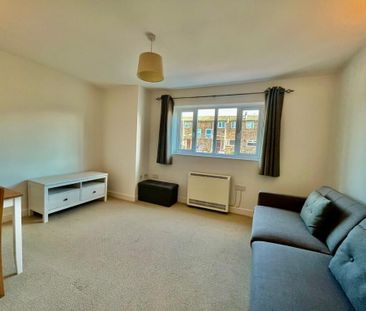 2 bedroom flat to rent - Photo 2