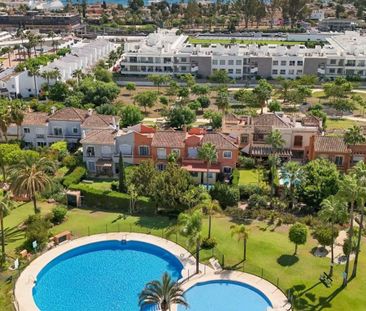 3 bedroom luxury Semidetached House for rent in Estepona, Spain - Photo 5