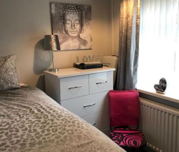 3 bedroom semi-detached house to rent - Photo 6
