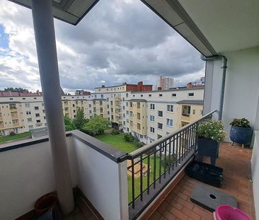 Modernisierte 3-Zimmer-Wohnung mit Balkon in Bremerhaven-Lehe - Foto 1