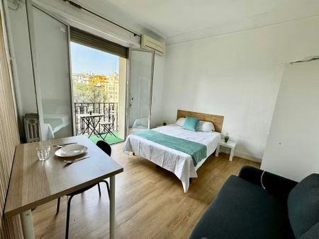 Calle de Alicante, Madrid, Community of Madrid 28045 - Photo 2