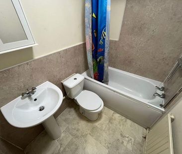 1 bedroom ground floor flat to rent - Photo 2