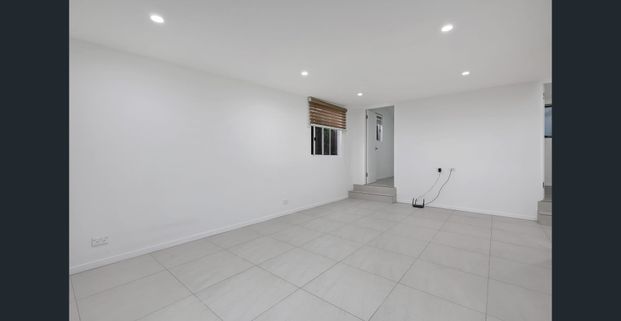 Modern Brick Granny Flat - Walk to Kingsgrove Station and Shops - Photo 1