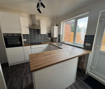 2 bedroom semi-detached house to rent - Photo 3