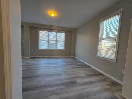 For Lease - 1127 Savoline Boulevard, Milton, Ontario - Photo 2