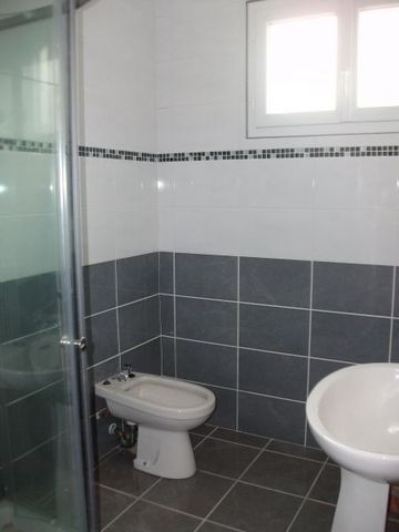 Location Maison 6 pièces 90m² - Photo 2