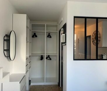 Tastefully furnished 2-room apartment - Separate bedroom - Photo 4