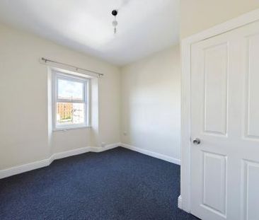 Flat 5, 5, - Photo 2