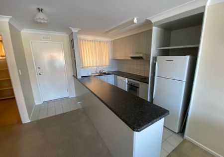 Fully Furnished Spacious Apartment with Stunning Views! - Photo 4