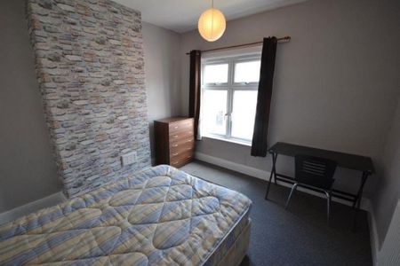 3 bedroom terraced house to rent - Photo 4