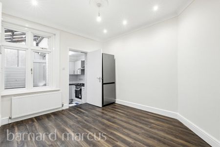 Idlecombe, London - Photo 4