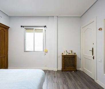 Calle de Cavanilles, Madrid, Community of Madrid 28007 - Photo 2