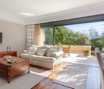 2 Bedroom Apartment For Rent in Nueva Andalucía, Málaga - Photo 6