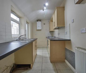 3 bedroom terraced house to rent - Photo 3
