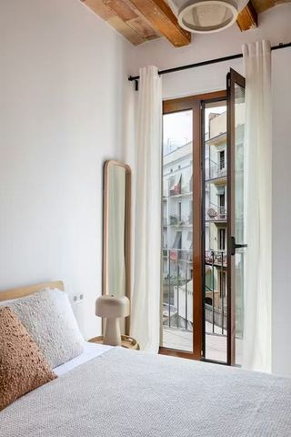 Carrer de Joaquín Costa, Barcelona, Catalonia 08001 - Photo 2