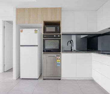 208/100 De Burgh Street, Lyneham - Photo 4