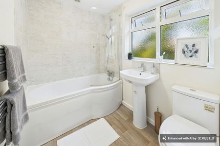 3 bedroom terraced house to rent - Photo 5