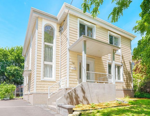 À louer / Maison à étages - Photo 1
